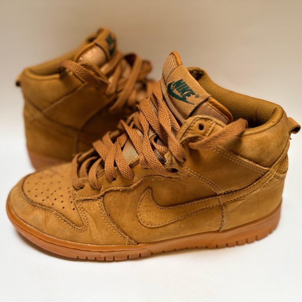 Nike | Dunk High Premium GS Sneakers 886070-200 - Youth 6.5Y Flax